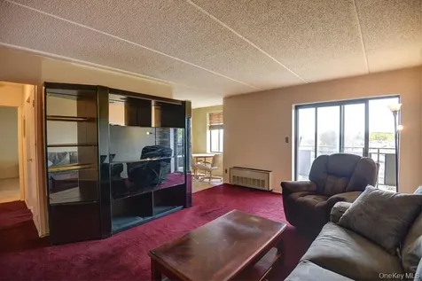 175 Maple Avenue Westbury NY 11590