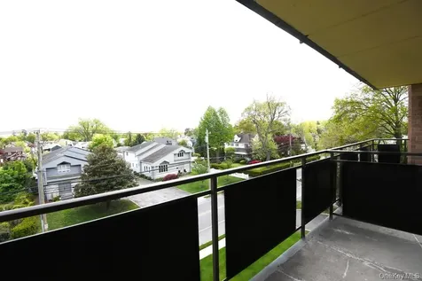 175 Maple Avenue Westbury NY 11590