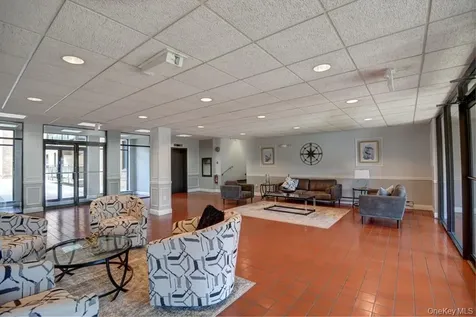 175 Maple Avenue Westbury NY 11590