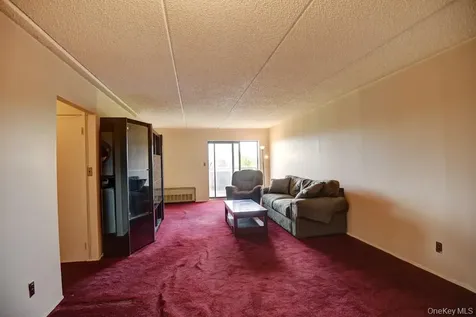 175 Maple Avenue Westbury NY 11590