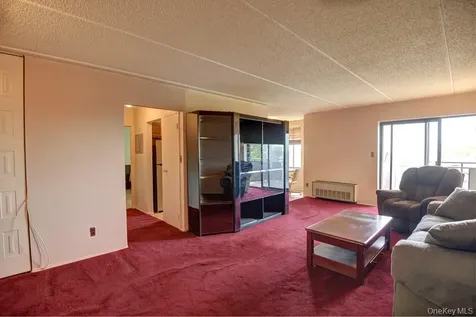 175 Maple Avenue Westbury NY 11590