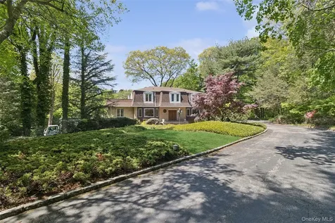 94 Cove Road Oyster Bay Cove NY 11771