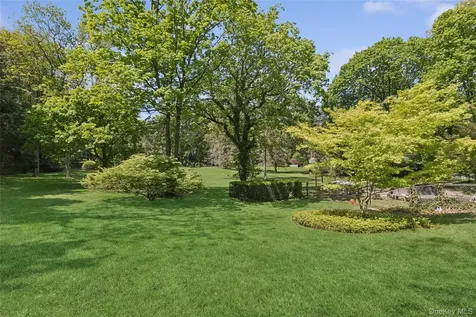 94 Cove Road Oyster Bay Cove NY 11771