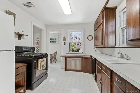 24 Grandview Avenue White Plains NY 10605