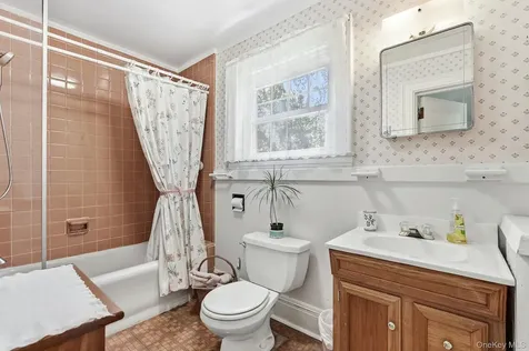 24 Grandview Avenue White Plains NY 10605