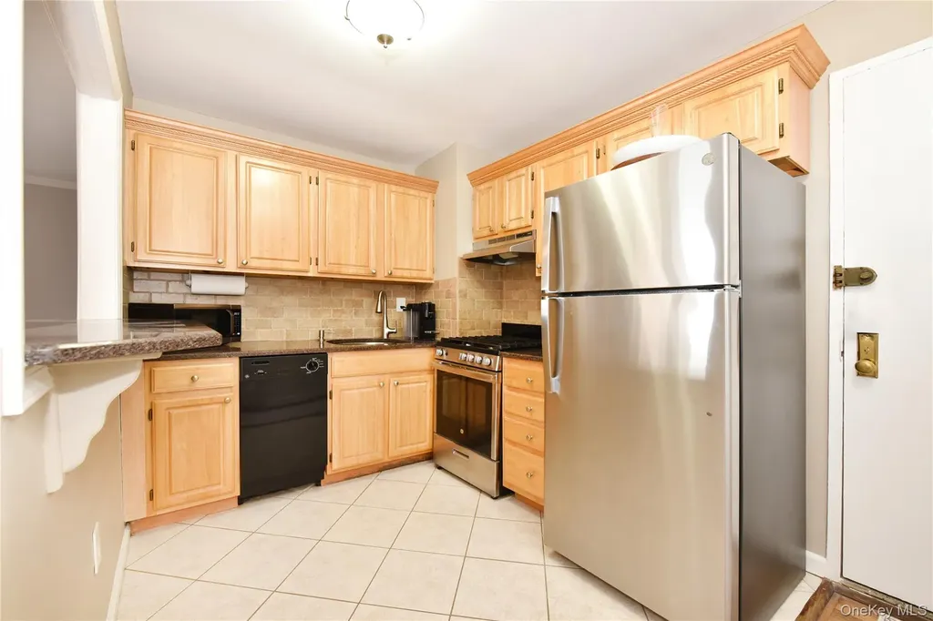 370 W Broadway Long Beach NY 11561