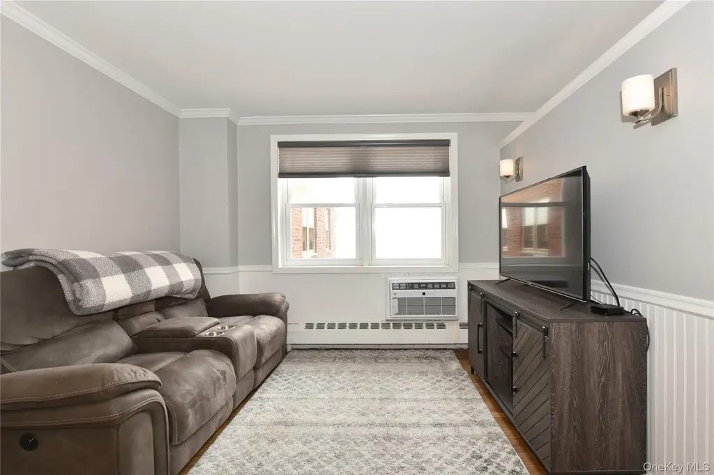 370 W Broadway Long Beach NY 11561