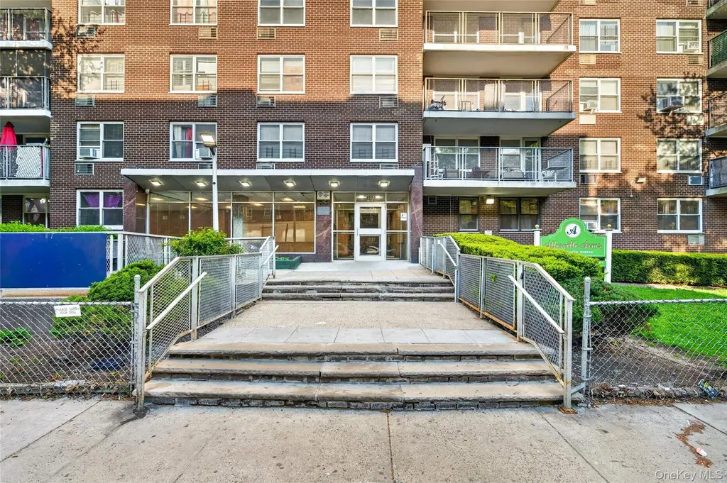 2550 Olinville Avenue Bronx NY 10467