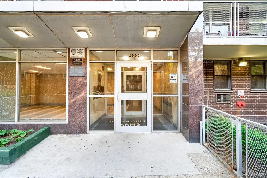 2550 Olinville Avenue Bronx NY 10467