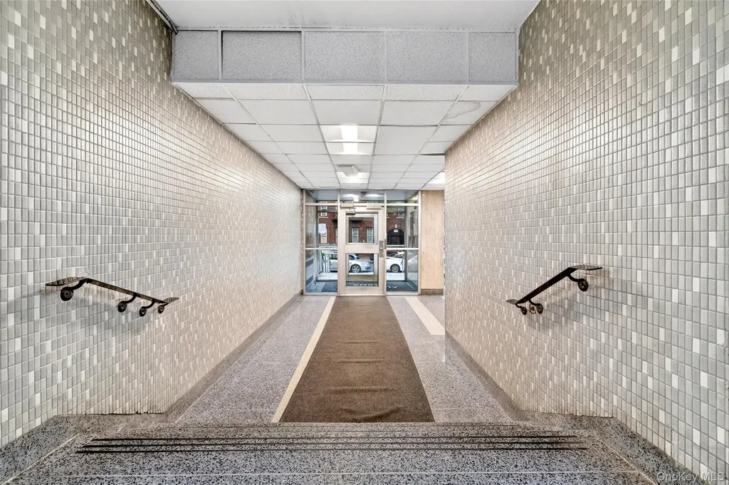 2550 Olinville Avenue Bronx NY 10467