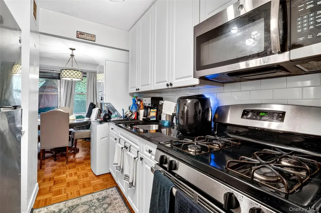2550 Olinville Avenue Bronx NY 10467