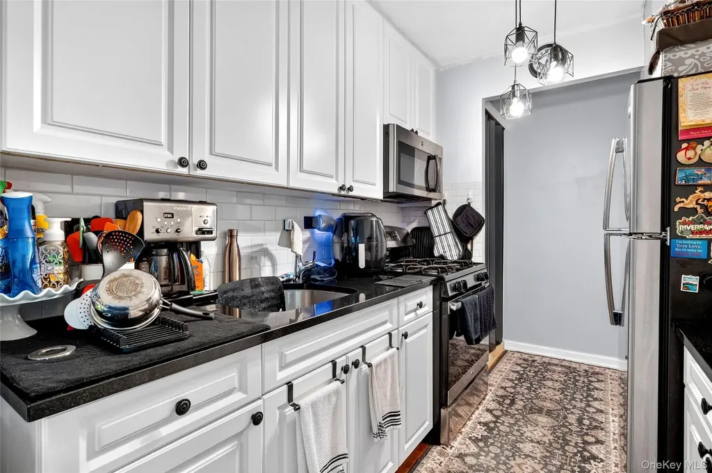 2550 Olinville Avenue Bronx NY 10467