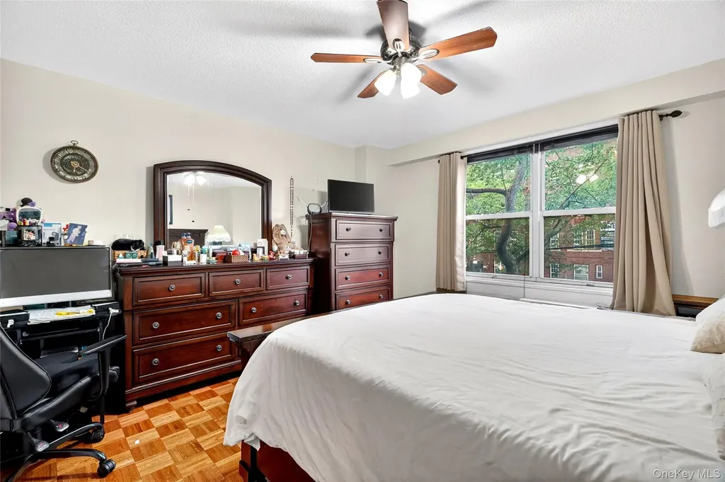 2550 Olinville Avenue Bronx NY 10467