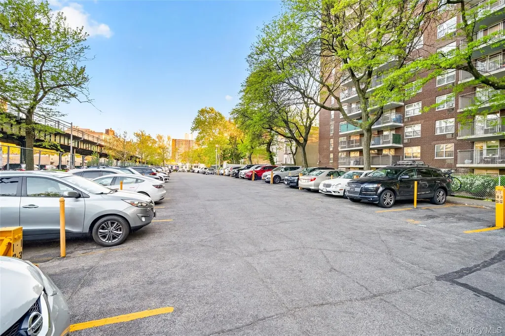 2550 Olinville Avenue Bronx NY 10467