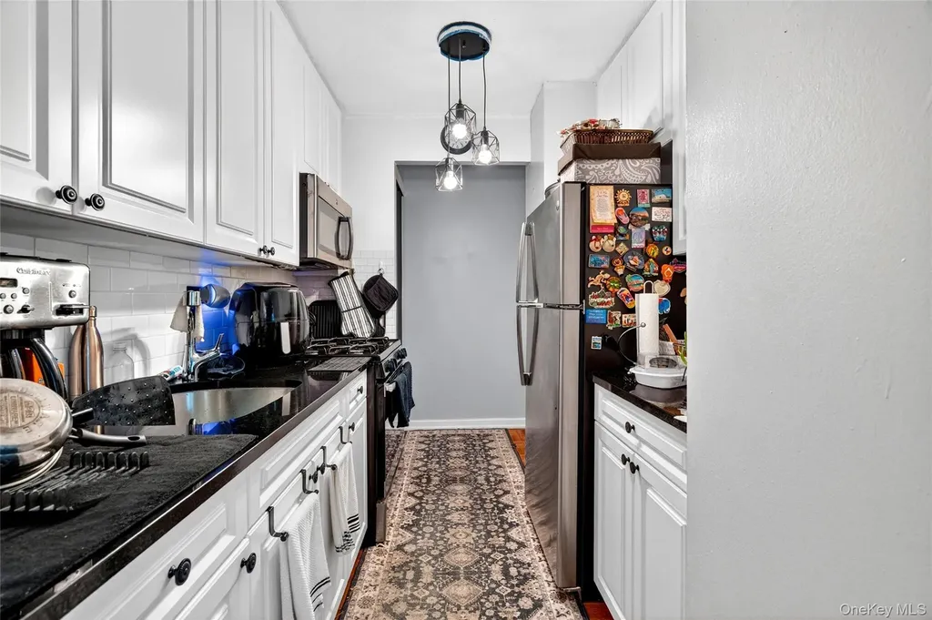 2550 Olinville Avenue Bronx NY 10467
