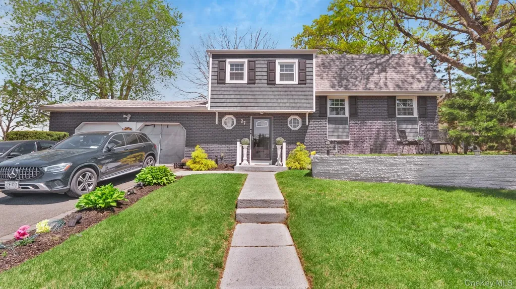 27 Camp Drive Selden NY 11784