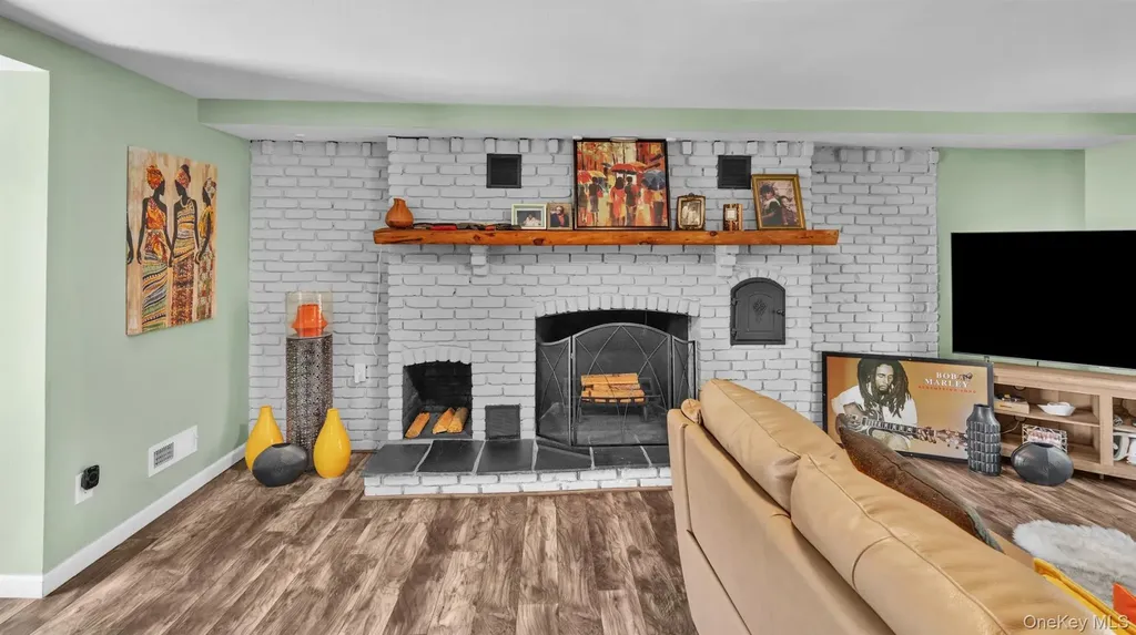 27 Camp Drive Selden NY 11784