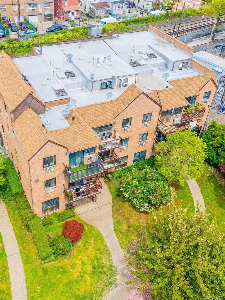 9409 46th Avenue Elmhurst NY 11373