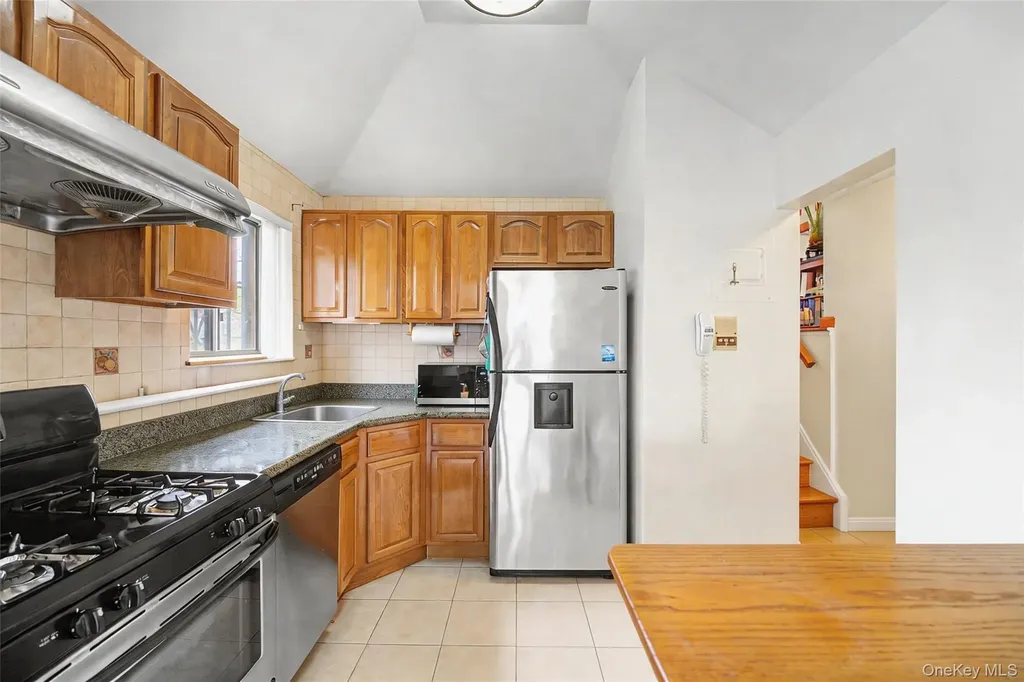 9409 46th Avenue Elmhurst NY 11373