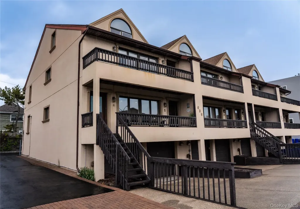 639 E Broadway Long Beach NY 11561