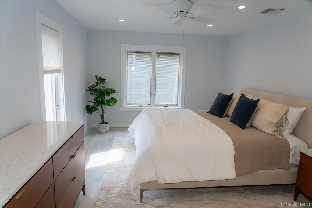 639 E Broadway Long Beach NY 11561