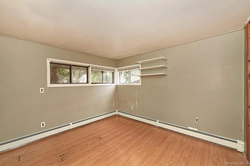 16 Springtime Lane E Levittown NY 11756