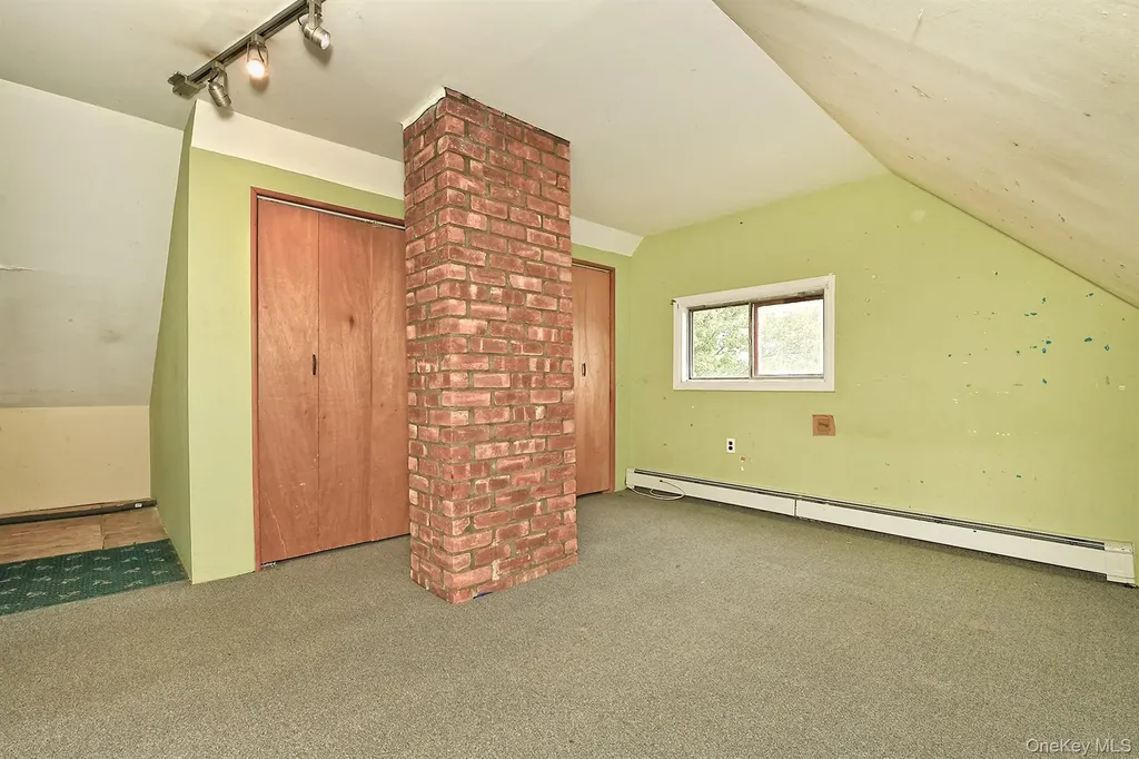 16 Springtime Lane E Levittown NY 11756