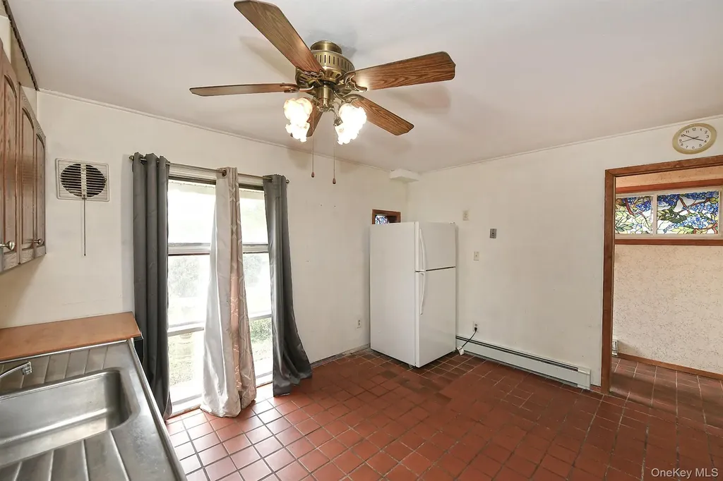 16 Springtime Lane E Levittown NY 11756