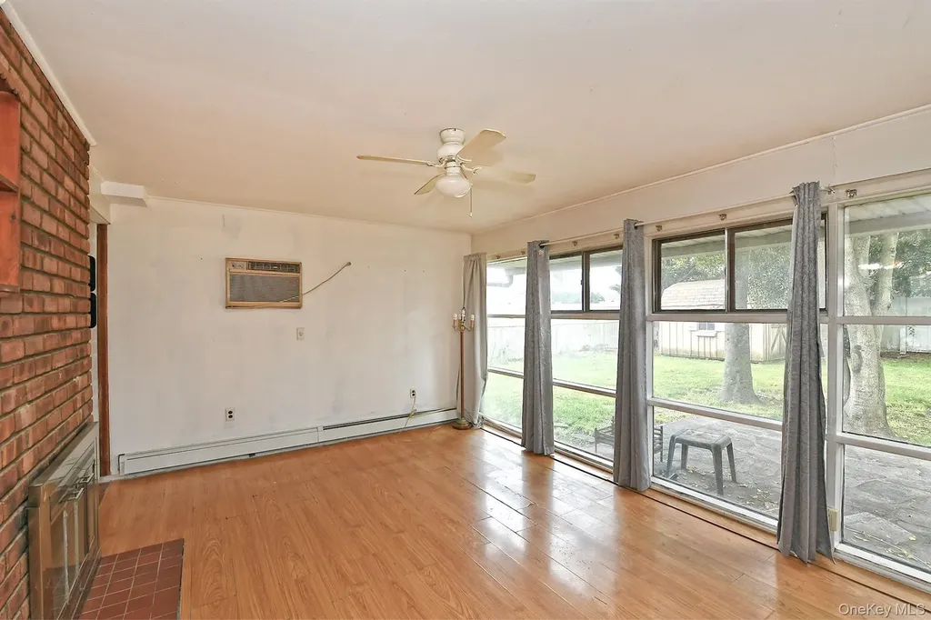 16 Springtime Lane E Levittown NY 11756