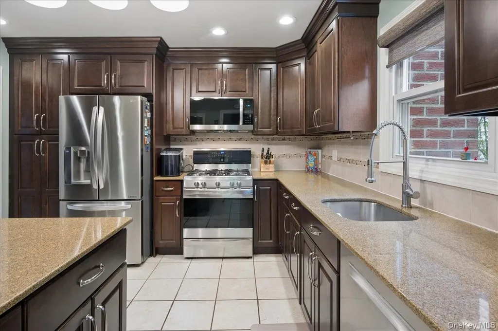 1 Allen Place Bronxville NY 10708