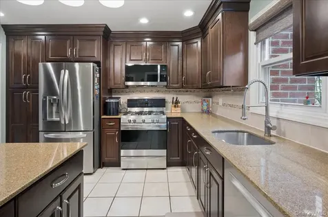 1 Allen Place Bronxville NY 10708