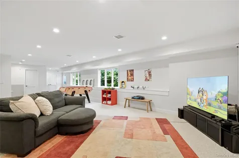55 Harrison Drive Larchmont NY 10538