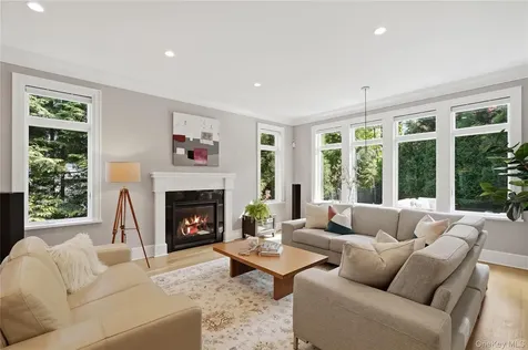 55 Harrison Drive Larchmont NY 10538