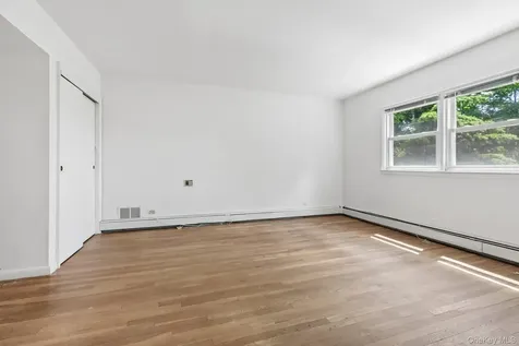 1055 Mamaroneck Avenue White Plains NY 10605