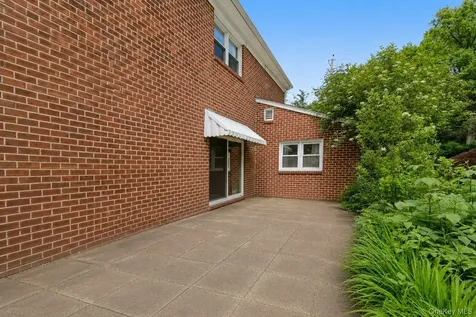 1055 Mamaroneck Avenue White Plains NY 10605