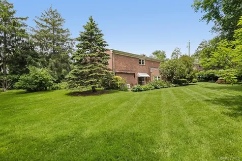 1055 Mamaroneck Avenue White Plains NY 10605