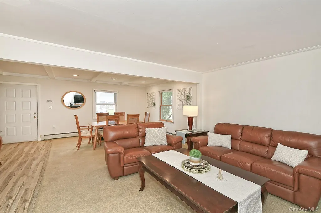 17 Ring Lane Levittown NY 11756