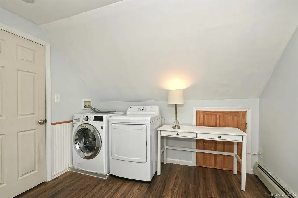17 Ring Lane Levittown NY 11756