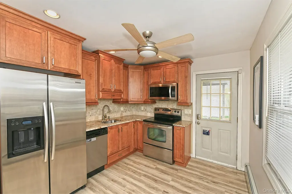 17 Ring Lane Levittown NY 11756