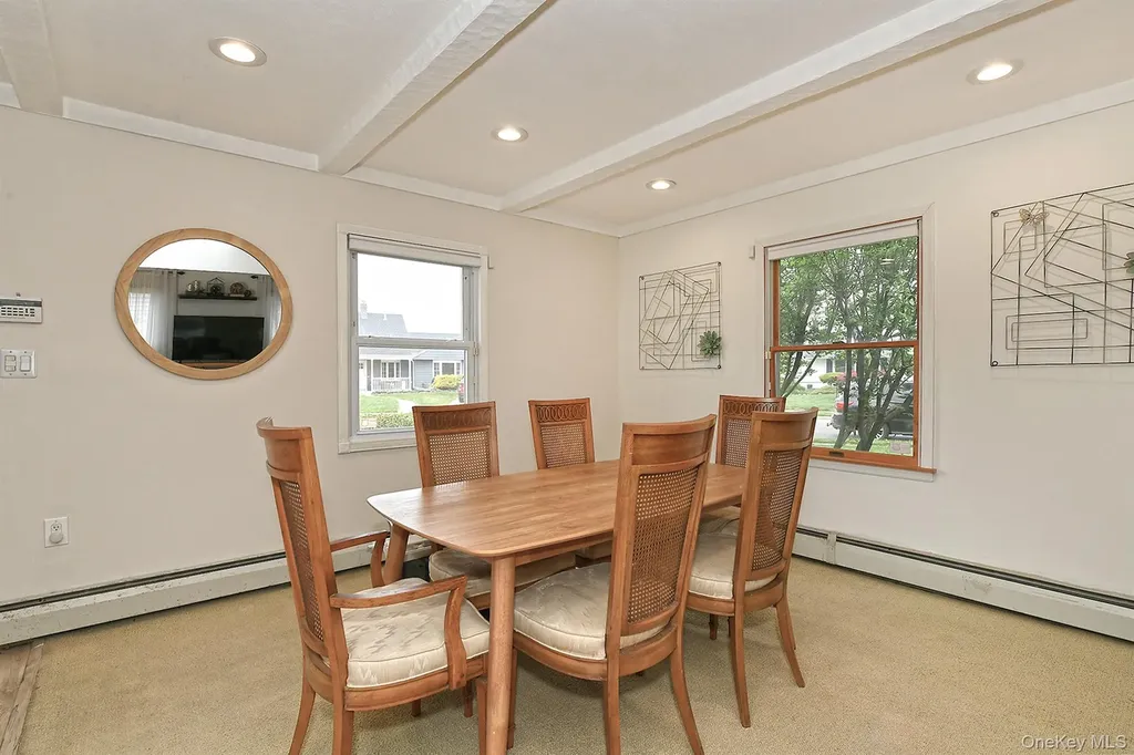 17 Ring Lane Levittown NY 11756