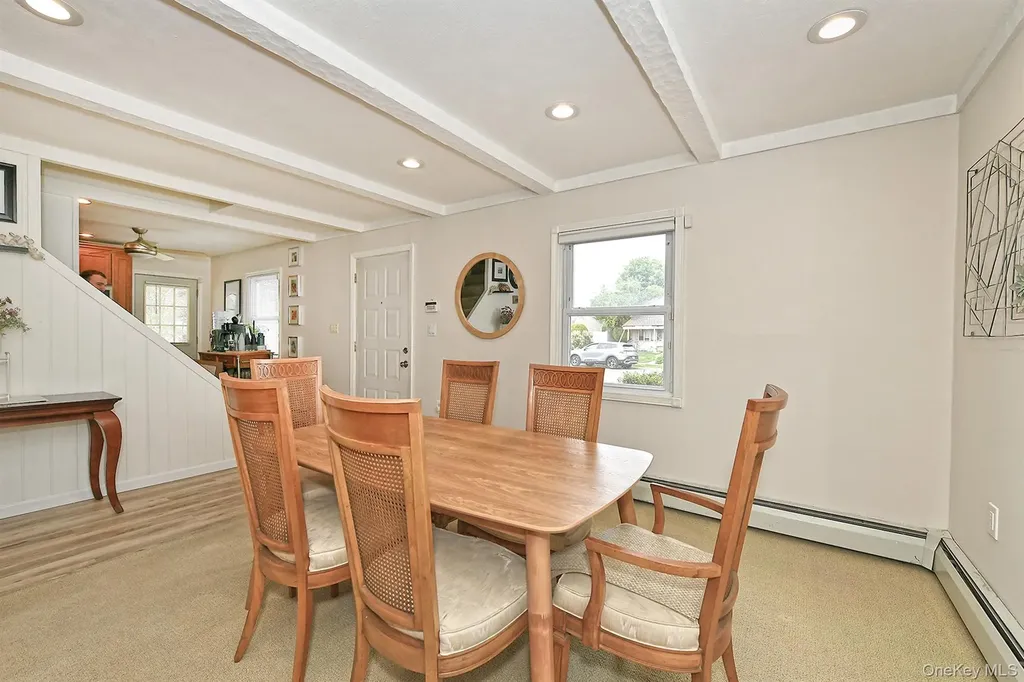 17 Ring Lane Levittown NY 11756