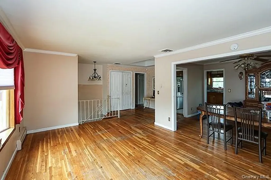 8 Broadfield Place Glen Cove NY 11542