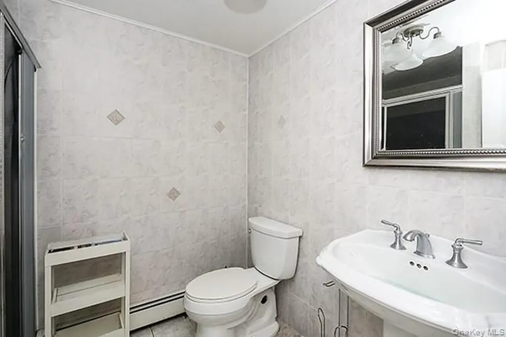 8 Broadfield Place Glen Cove NY 11542
