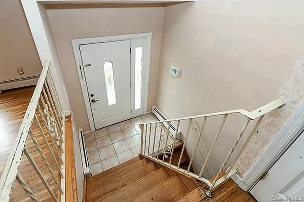 8 Broadfield Place Glen Cove NY 11542