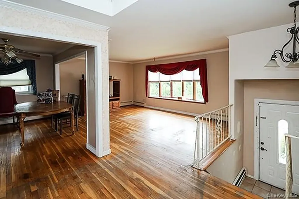 8 Broadfield Place Glen Cove NY 11542