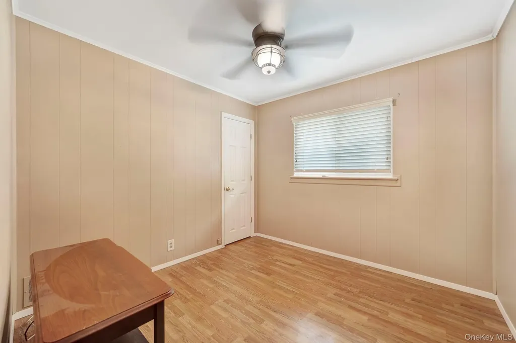 393 Coleridge Street Levittown NY 11756