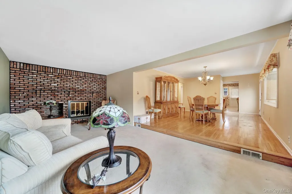 393 Coleridge Street Levittown NY 11756