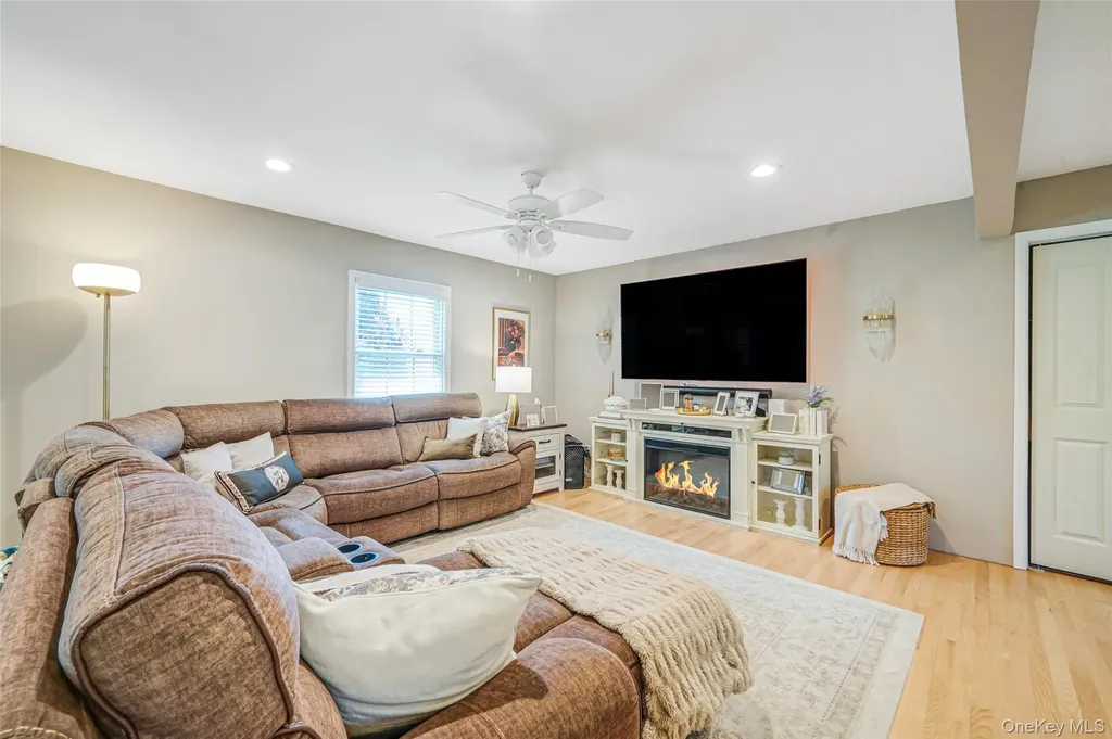 389 Yale Road Garden City NY 11530