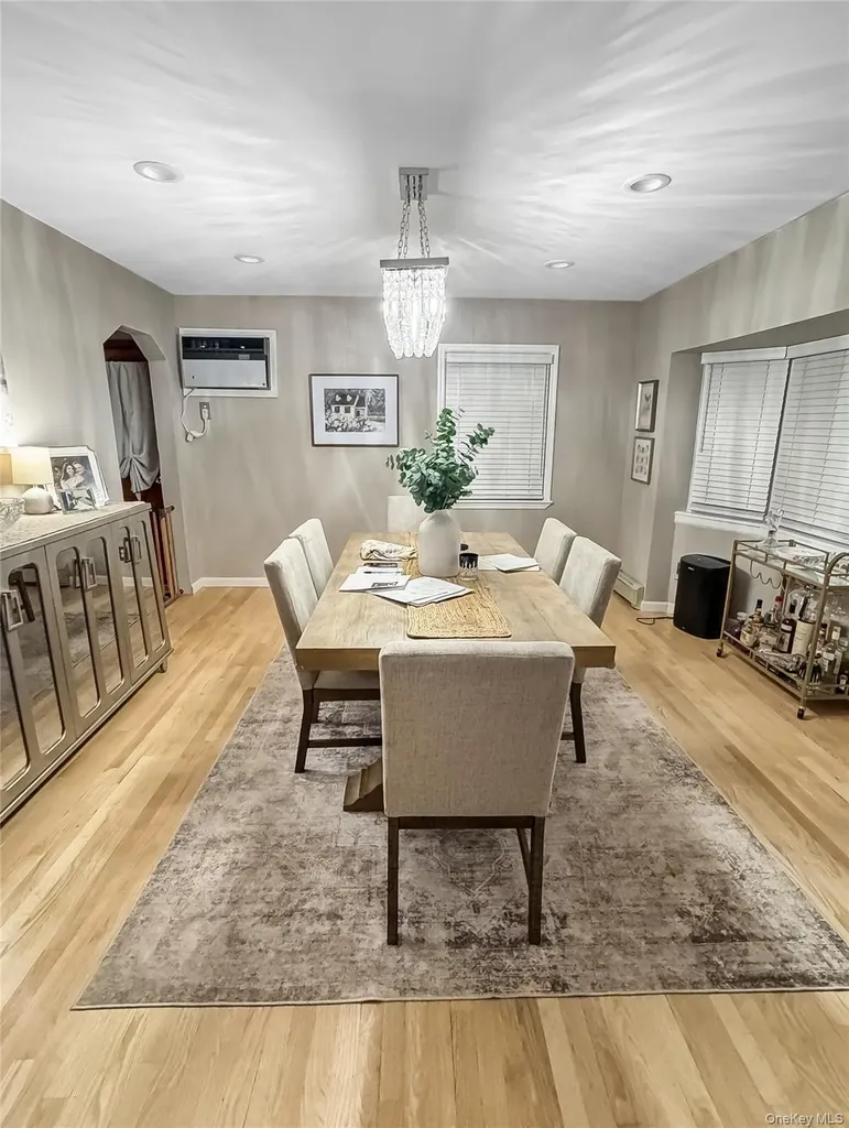 389 Yale Road Garden City NY 11530