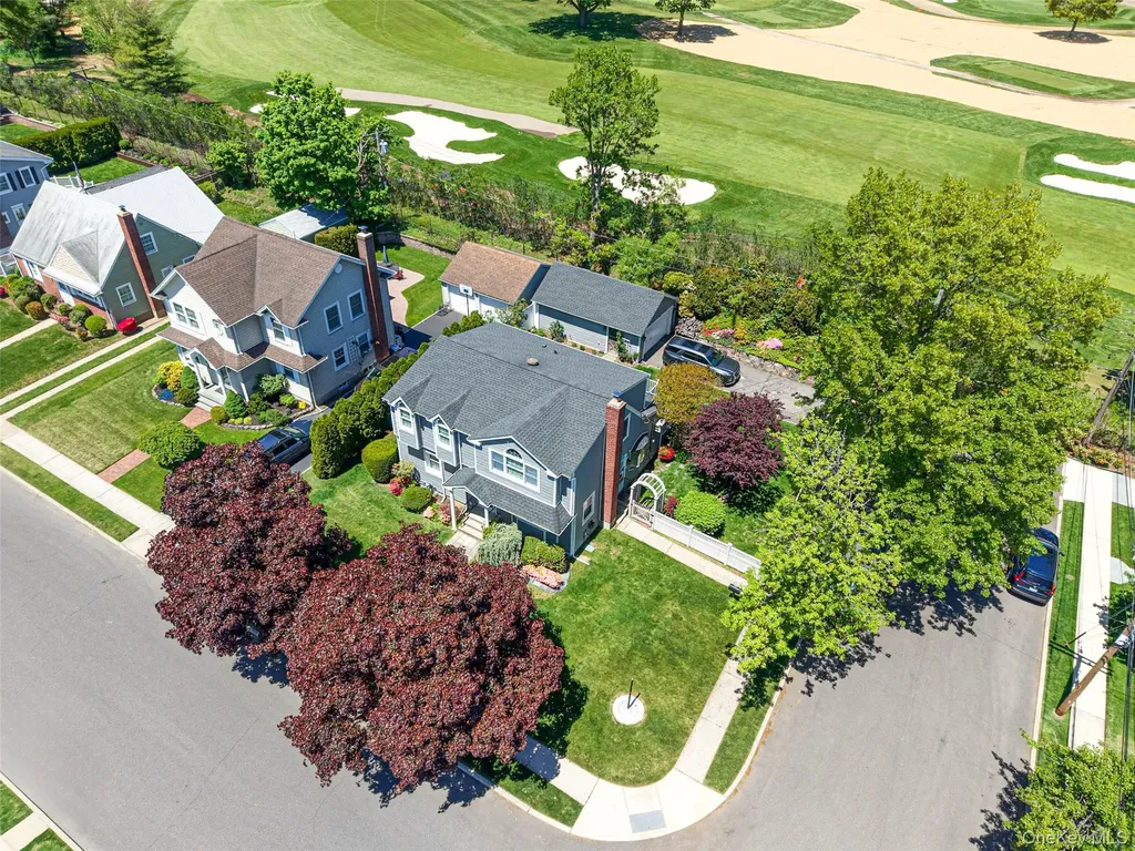 389 Yale Road Garden City NY 11530